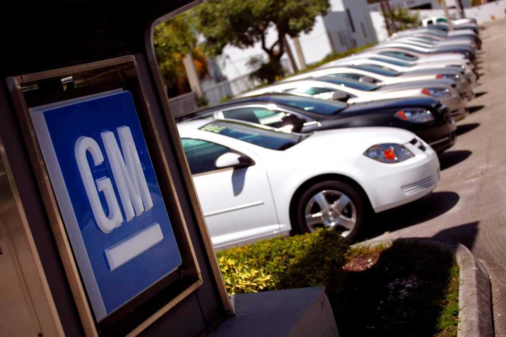 Chevrolet cars are seen at a GM dealership in Miami, Florida in this file photo from August 12, 2010. General Motors dealers are frustrated the automaker is not telling them more about the recall of 1.6 million cars after a string of deadly accidents, and many say a delay of several weeks before a fix is ready is bad for business. REUTERS/Carlos Barria/Files (UNITED STATES - Tags: BUSINESS)