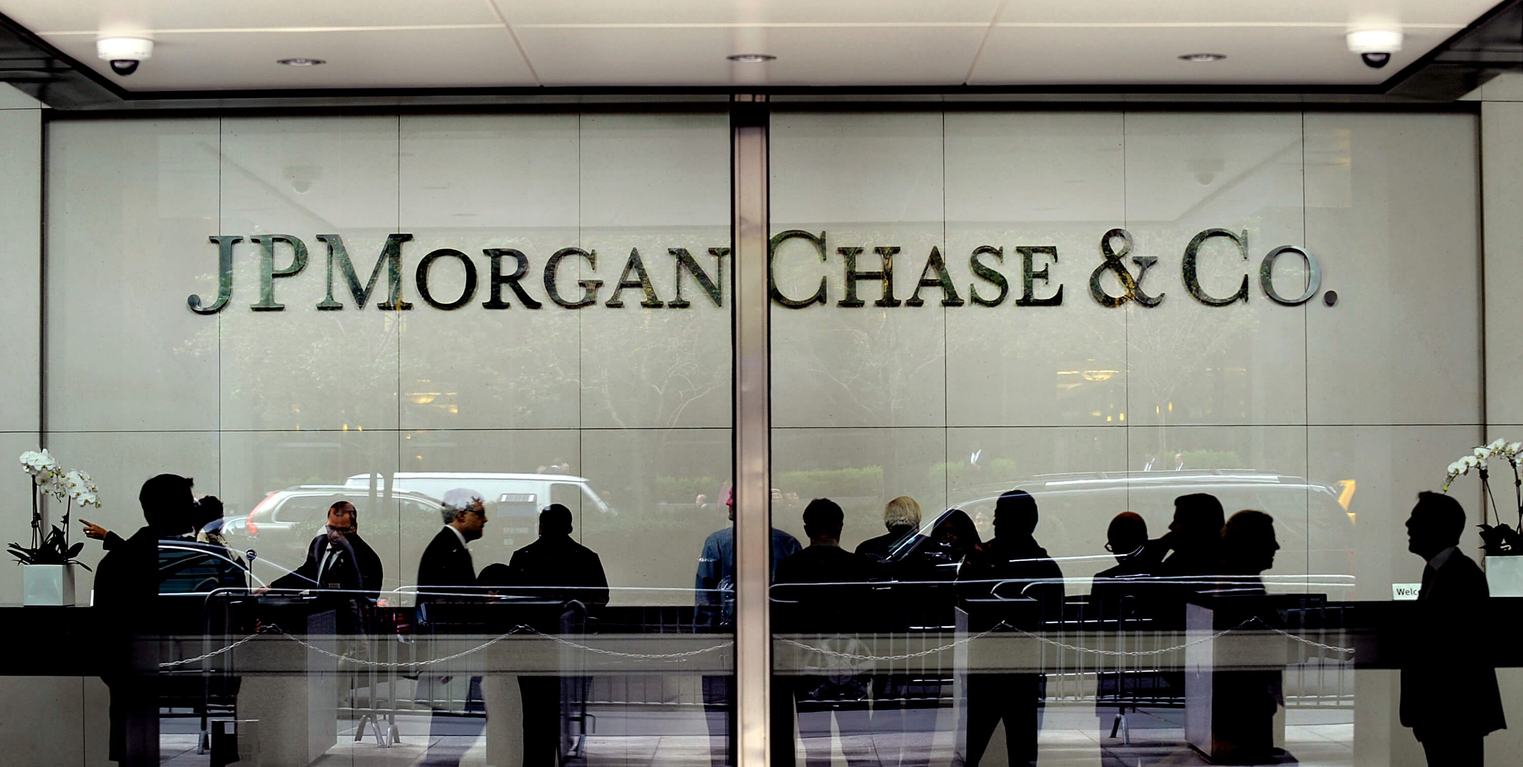 8 Facts for trading JP Morgan (JPM) Stock – Outlook into ...