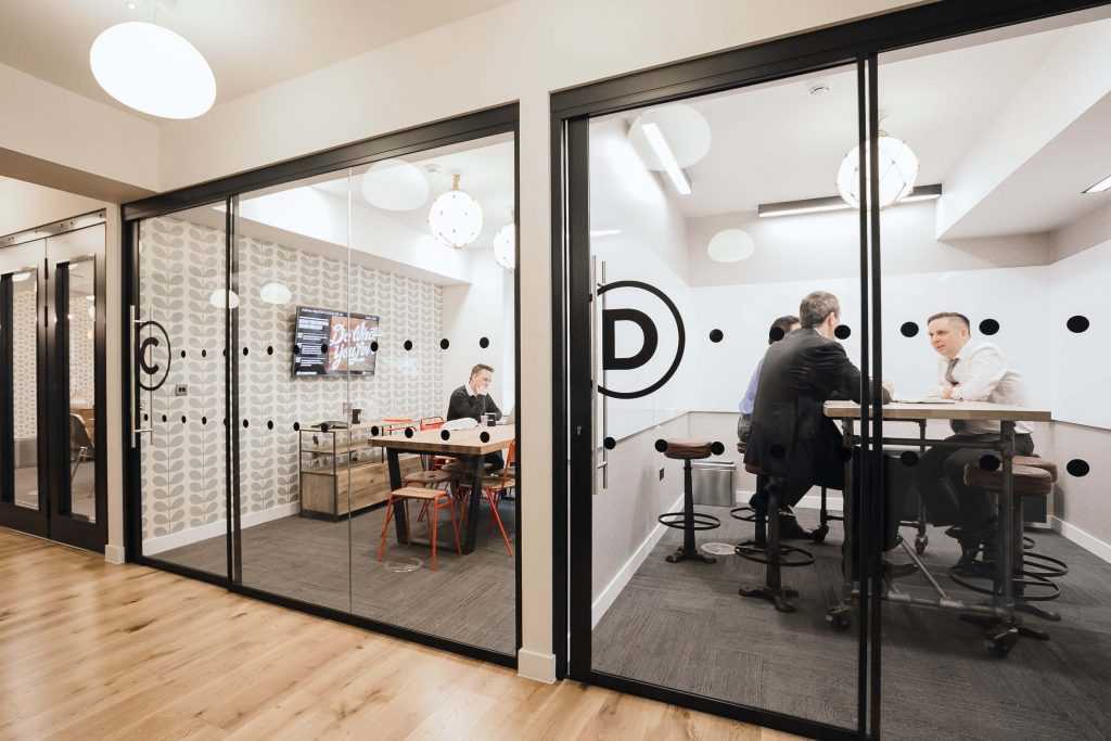 WeWork is a global network of workspaces where companies grow together. Image source: http://en.miui.com/